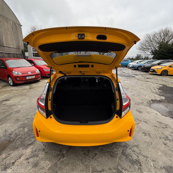 Toyota Aqua 2018 Hybrid 379759772