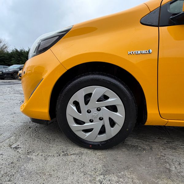 Toyota Aqua 2018 Hybrid 379759778