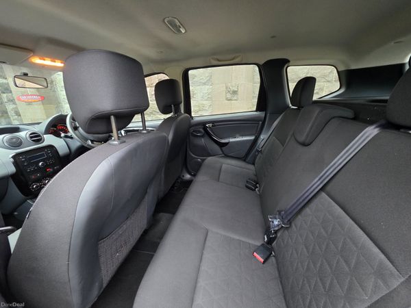 Dacia Duster 2015 379762822