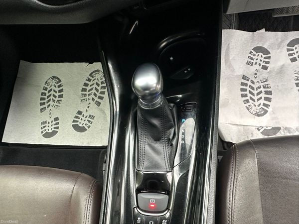 TOYOTA CH-R 2018  PETROL HYBRID  AUTOMATIC 🔥 379727182