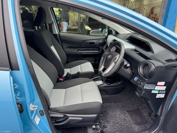2014 Toyota Aqua Hybrid Automatic 379735664