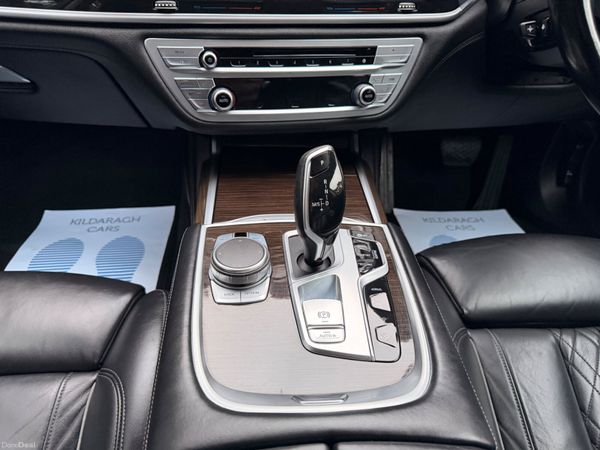 BMW 7-Series 2019 740e Exclusive 379855246