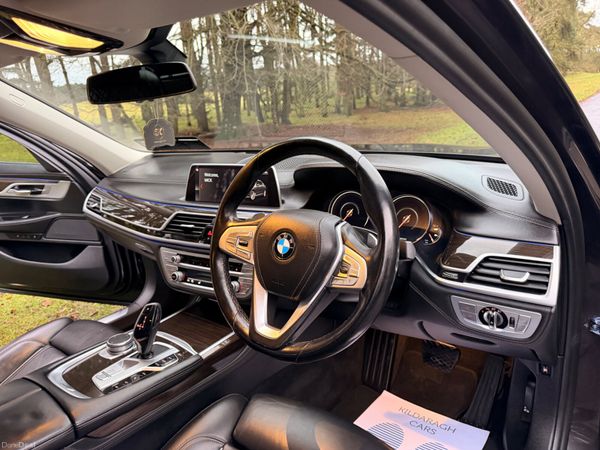 BMW 7-Series 2019 740e Exclusive 379855254