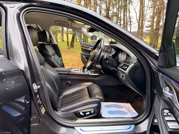 BMW 7-Series 2019 740e Exclusive 379855266