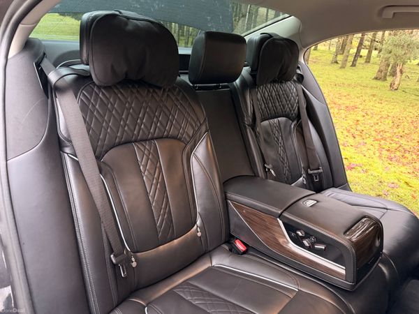 BMW 7-Series 2019 740e Exclusive 379855270
