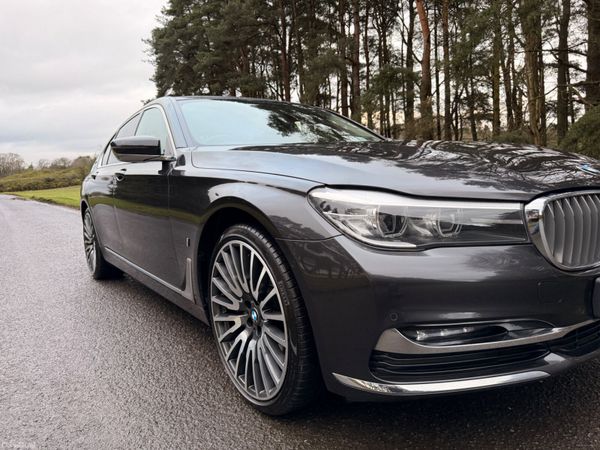 BMW 7-Series 2019 740e Exclusive 379855290