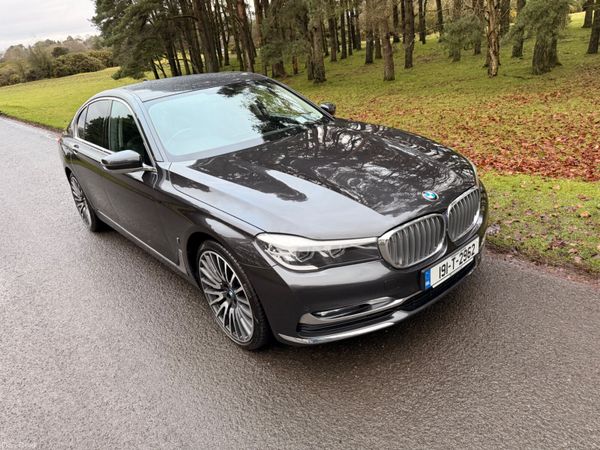 BMW 7-Series 2019 740e Exclusive 379855292
