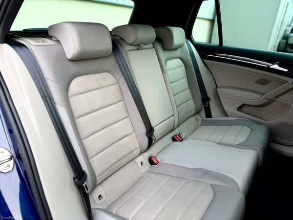 2018 Volkswagen Golf 1.6TDI Auto HIGHLINE 379855896