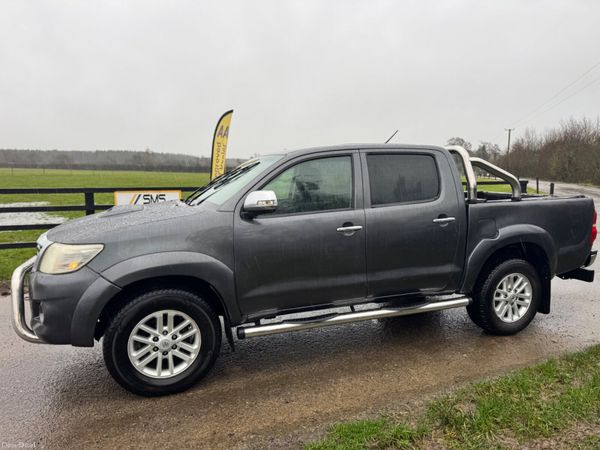 161 Toyota Hilux Invincible 3.0L****NO VAT 379859352