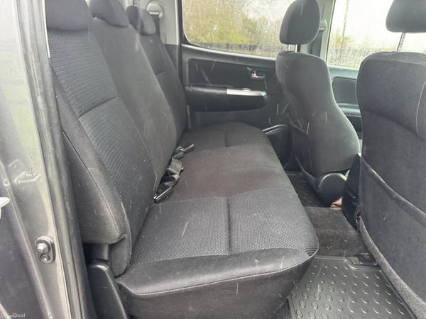 161 Toyota Hilux Invincible 3.0L****NO VAT 379859360