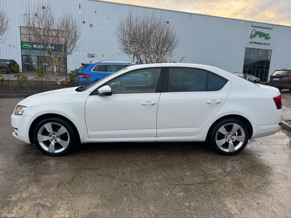 Skoda Octavia 2015 Automatic 379859316