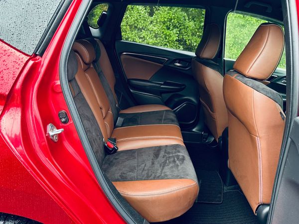 HONDA FIT 2018 PREMIUM LEATHER TOPSPECS 379871958