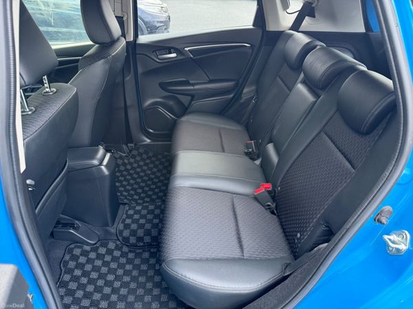2016 Honda Fit 1.5 Petrol Hybrid Automatic 379809378