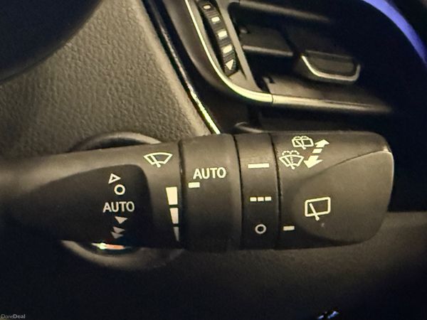 181 Toyota C-HR 1.2 Luna Sport *V Low Klms * 379823974