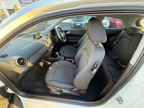 Audi A1 2016 379947320