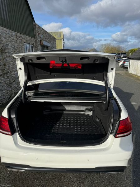 Mercedes-Benz E-Class 2015 379977838