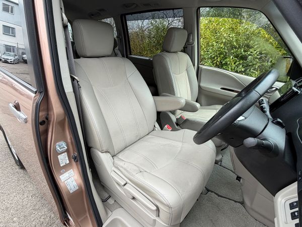 Nissan Serena 8 Seater Auto Self Charging Hybrid 379986312