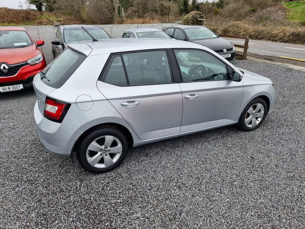 Skoda Fabia 2017 379987018