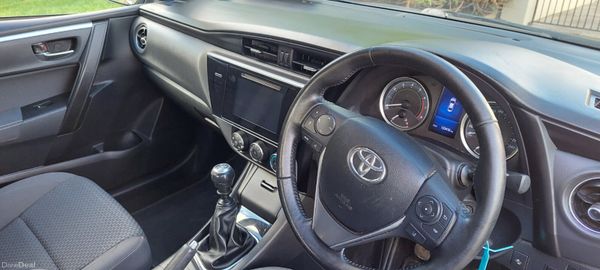 Toyota Corolla 2017. Petrol. Luna Model 379914194