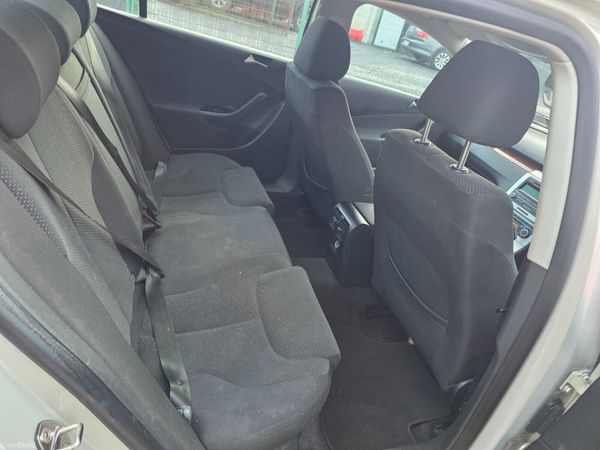 Volkswagen Passat 2010 379919682