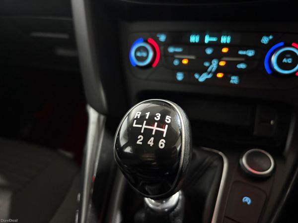 2016 Ford Focus Titanium 1.5 TDCi 120 Bhp 379927568