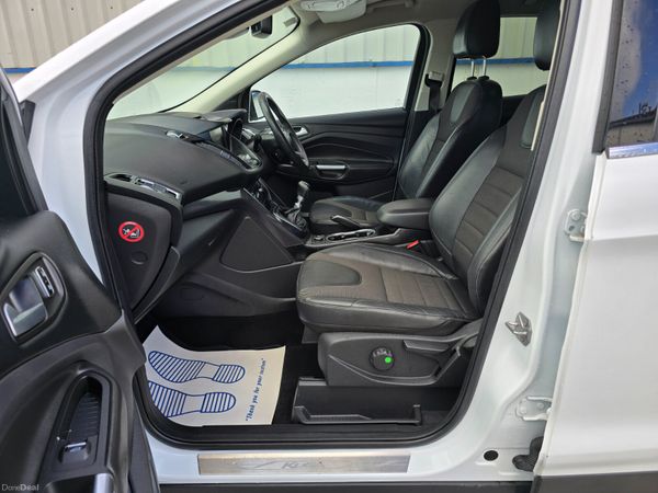 FORD KUGA 2016 HIGH SPEC TITANIUM MODEL 380047910