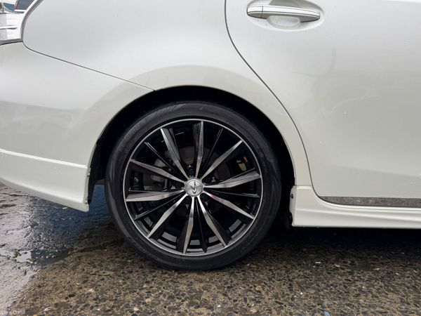 2014 Toyota Prius 1.8 Hybrid Automatic 7 seats 380097658