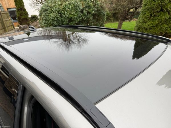 Now Reserved! 221 Land Rover Discovery Sport PHEV! 380029646