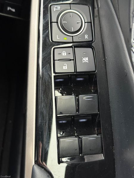 Immaculate 151 Lexus IS300h! 380029738