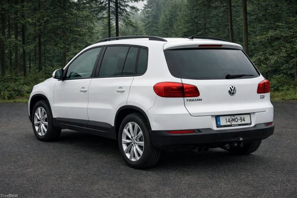 141 VOLKSWAGEN TIGUAN 2.0 TDI 150 —LOW KMS —- 380033024