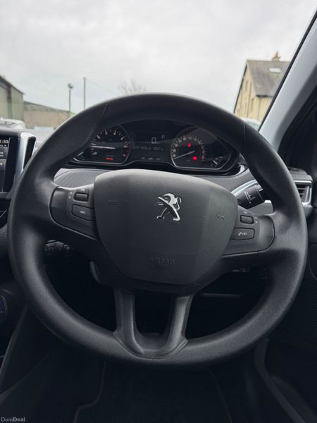Peugeot 208 1.2 Automatic 32000KM 2016 380037350