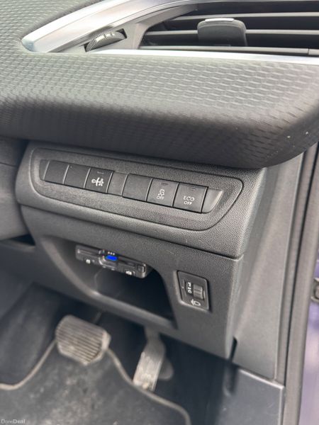 Peugeot 208 1.2 Automatic 32000KM 2016 380037352