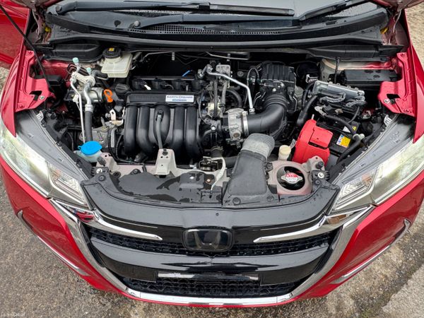 HONDA FIT HYBRID 2018 60000 KM 2 keys High Spec 380037698