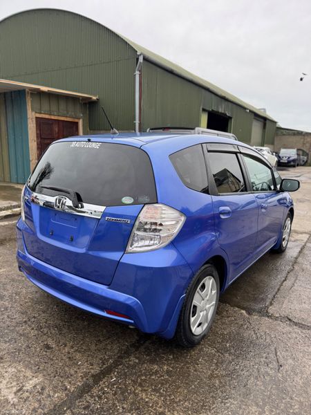 HONDA FIT 1.3L Automatic HYBRID 50000KM 2011 380039204