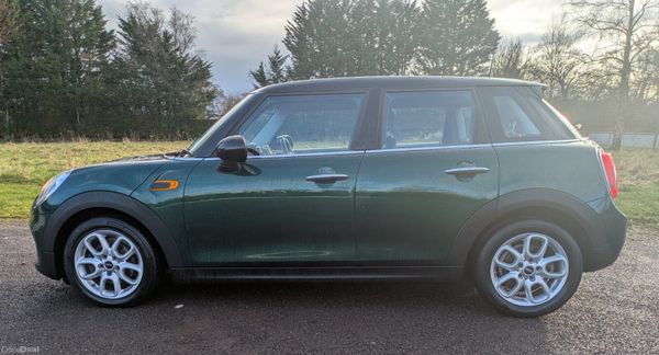 MINI COOPER BI-TONE GREEN WITH BLACK ROOF 380141924