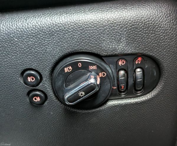 MINI COOPER BI-TONE GREEN WITH BLACK ROOF 380142146