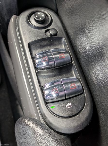 MINI COOPER BI-TONE GREEN WITH BLACK ROOF 380142148