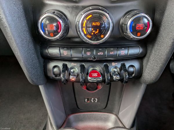 MINI COOPER BI-TONE GREEN WITH BLACK ROOF 380142150