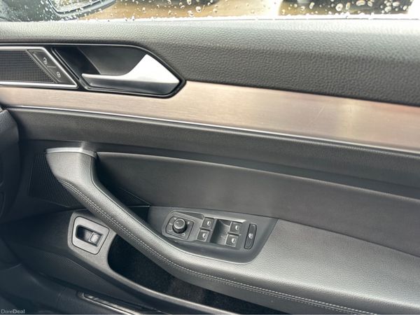 Volkswagen Passat HIGHLINE 1.6 TDI MANUAL 6SPEED F 380169058