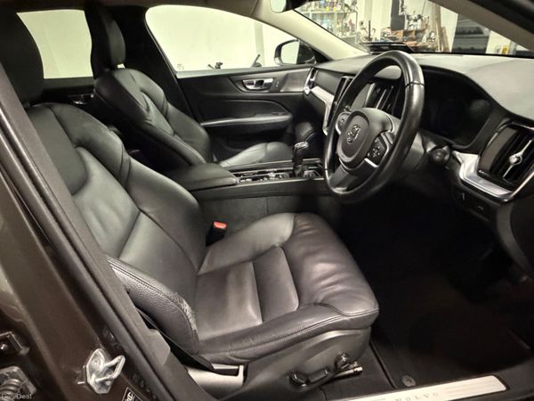 192 VOLVO V60 2.0D MANUAL MOMENTUM 380280080