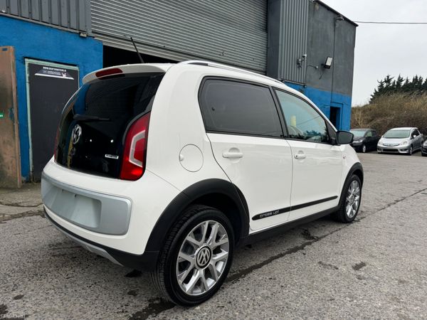 2016 Volkswagen Cross Up 1.0 Automatic 380214078