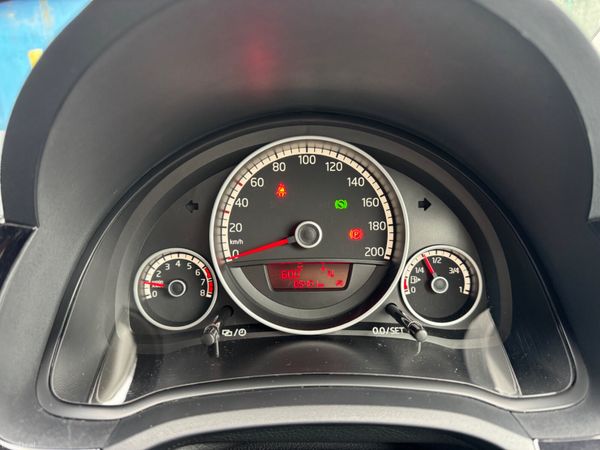 2016 Volkswagen Cross Up 1.0 Automatic 380214082