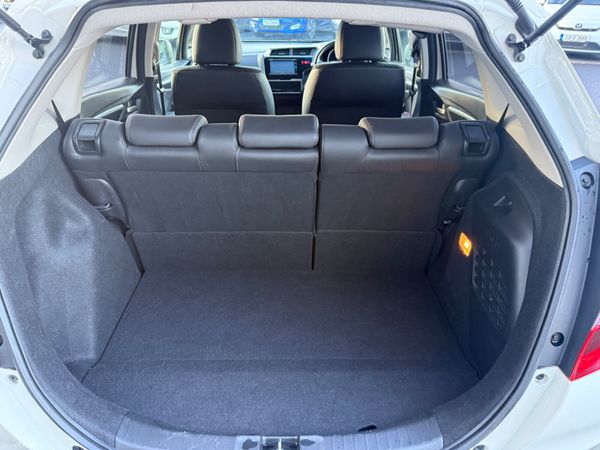 2016 Honda Fit 1.5 Hybrid Automatic 380237284