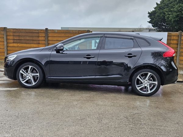 Volvo V40 D4 2.0 DIESEL AUTO NEW NCT 02/28 380344052