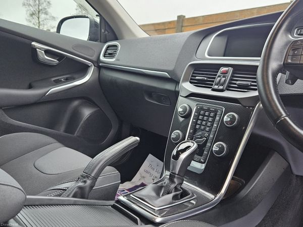 Volvo V40 D4 2.0 DIESEL AUTO NEW NCT 02/28 380344094