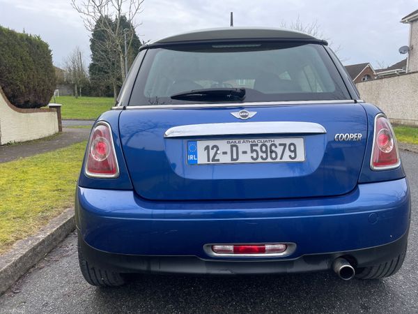 Mini Cooper 2012 petrol only 124klms ! 380369120