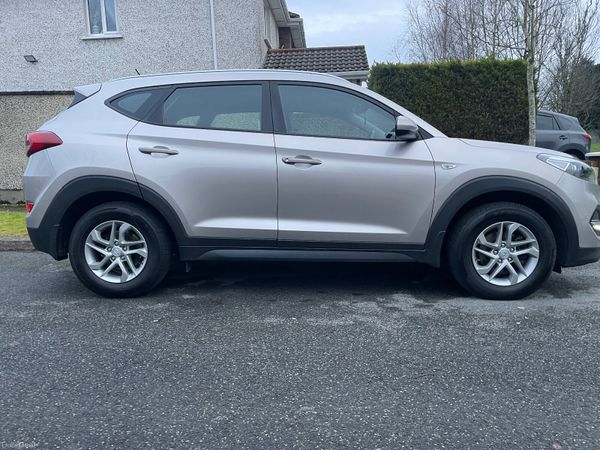 Hyundai Tucson 2017 380369764