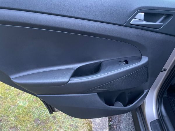 Hyundai Tucson 2017 380369772