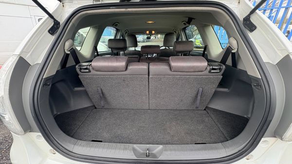 Toyota Prius Alpha Hybrid 7 Seater 2013 380396940