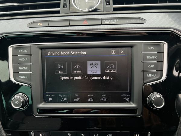 2017 (172) Volkswagen Passat R Line 2.0 - Sunroof 380300584